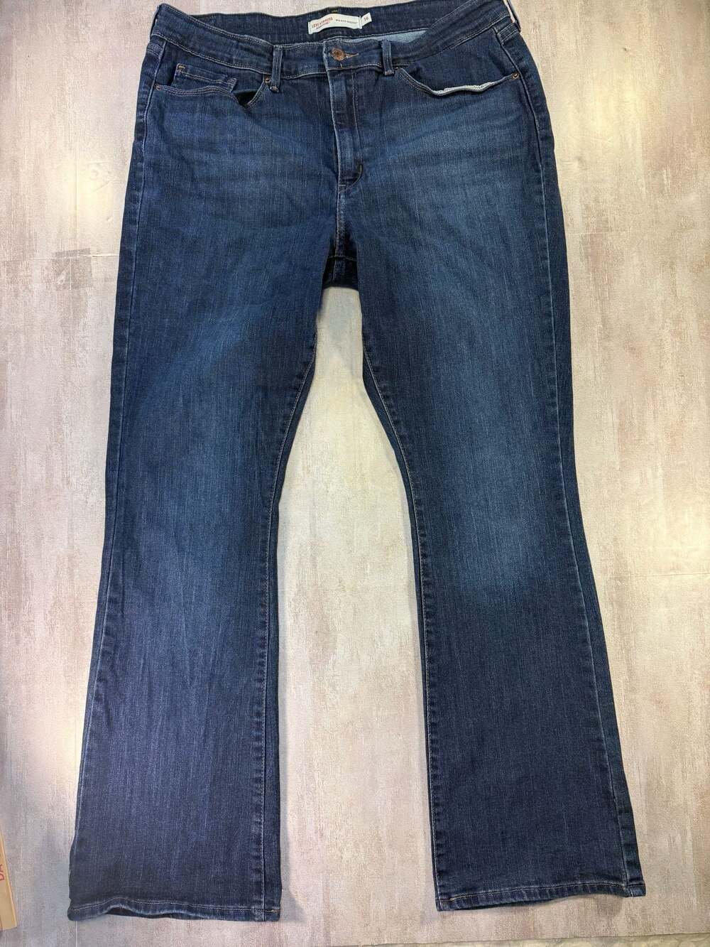 Signature by Levi Strauss & Co. Women's Mid-Rise Bootcut Jeans Size 16
